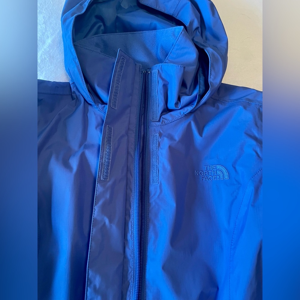 The North Face Resolve 2 Jacket - Women's size small EUC